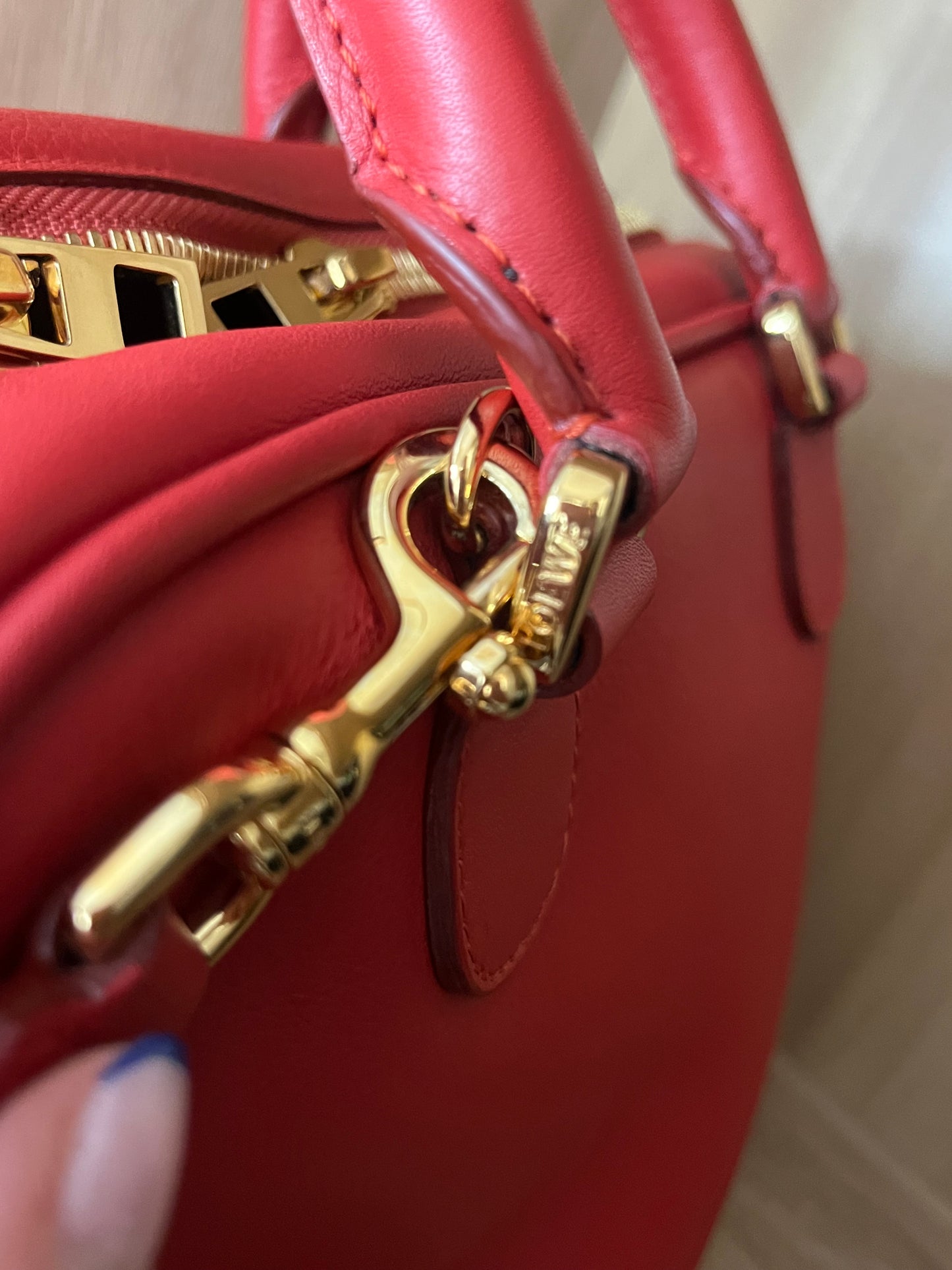 Loewe amazona 75 bandolera rojo